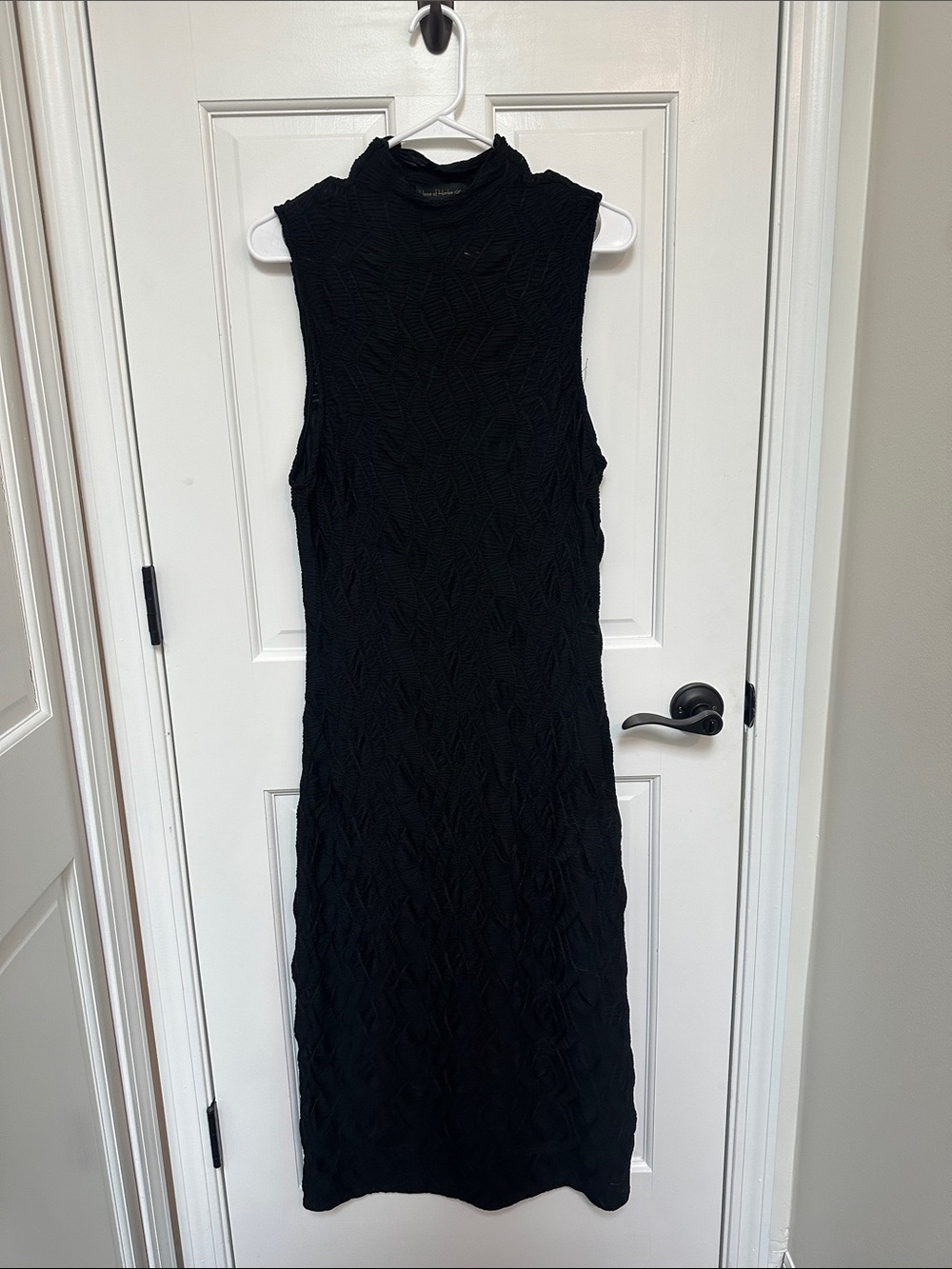 House of Harlow 1960 Black Sleeveless Mock Neck Textured Midi Dress